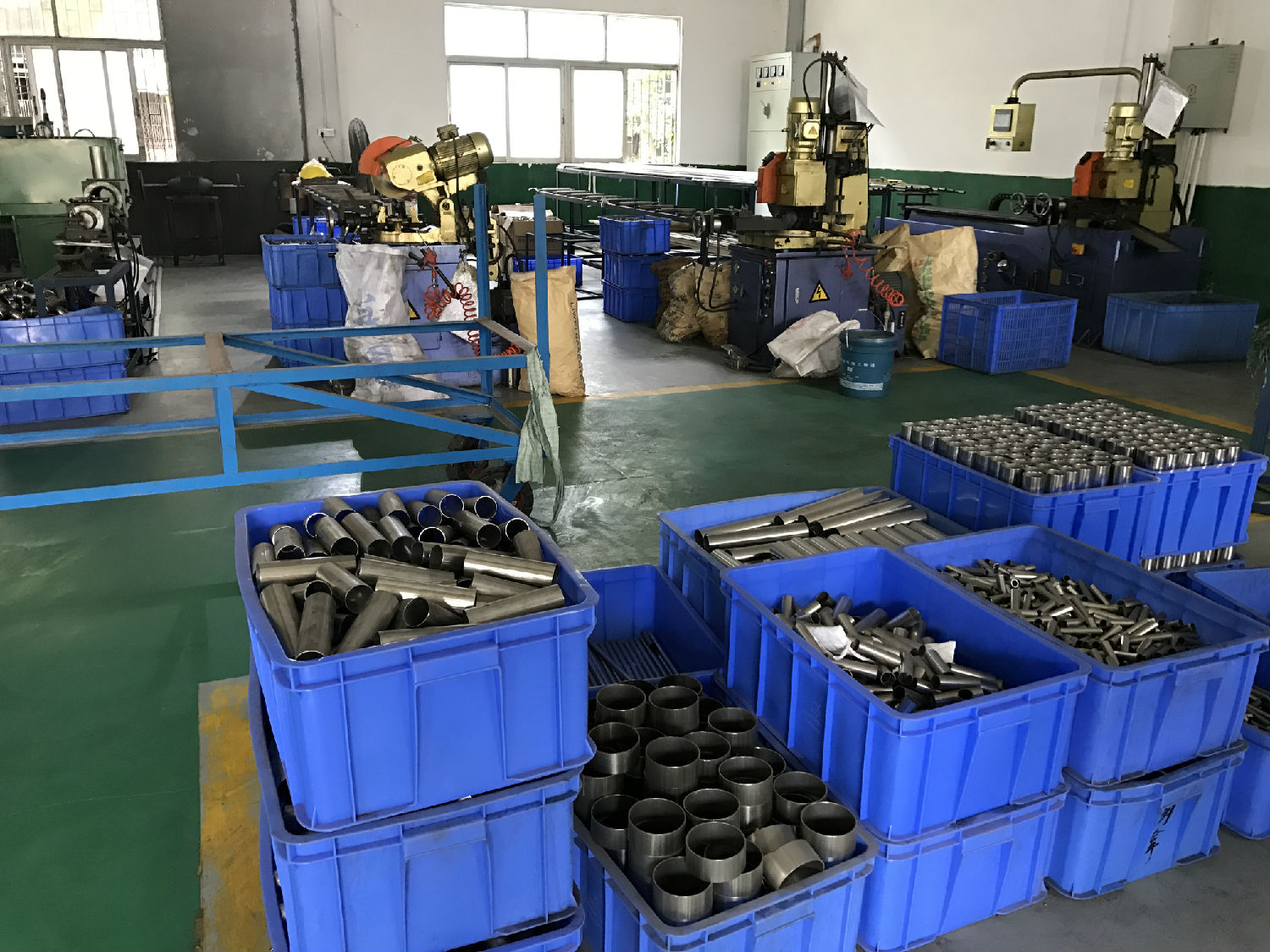 广东宝威体育 (BAOWEI SPORT)官方网站品牌双卡压式管件生产车间4