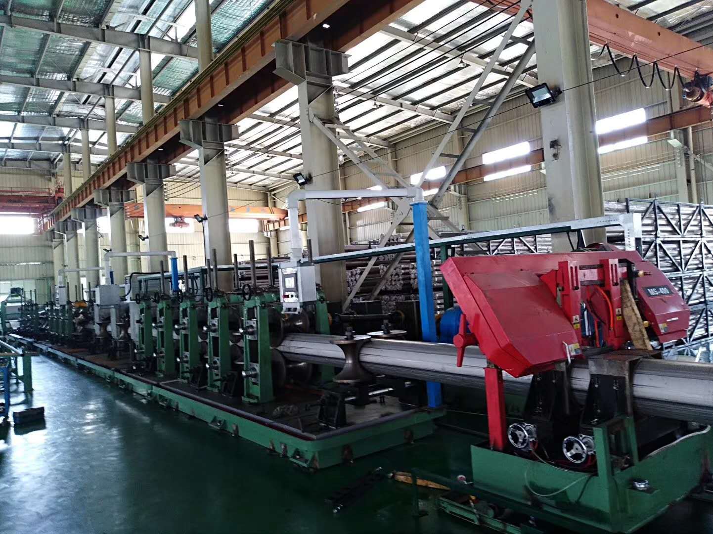 宝威体育不锈钢管磨砂机